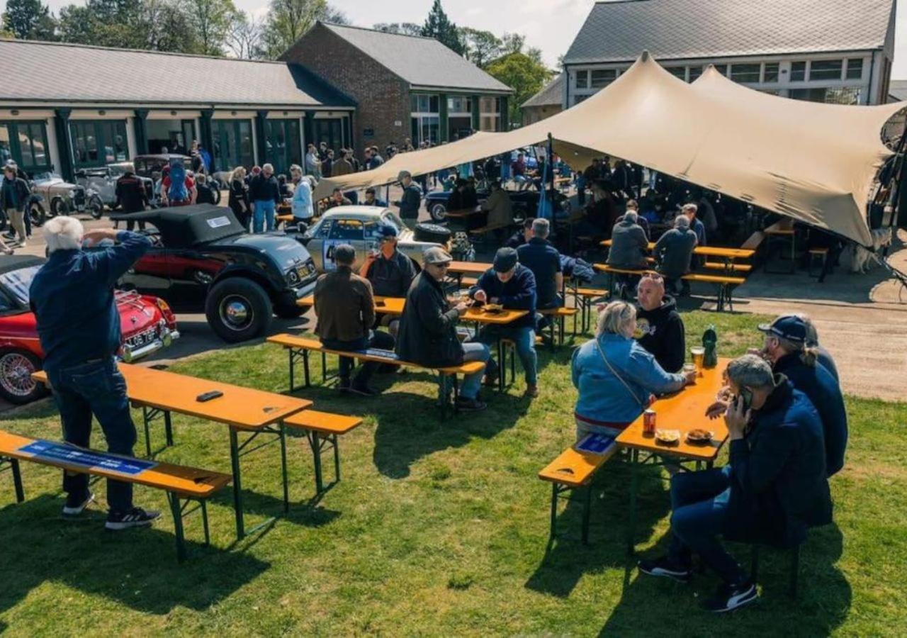 Duclos At Bicester Heritage Extérieur photo